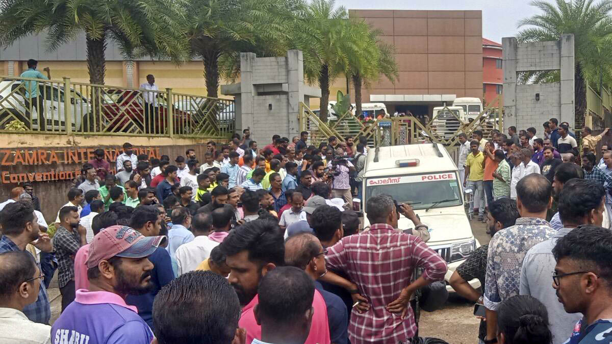 ATENTADO EN CONVENCIÓN DE TESTIGOS DE JEHOVÁ EN LA INDIA.