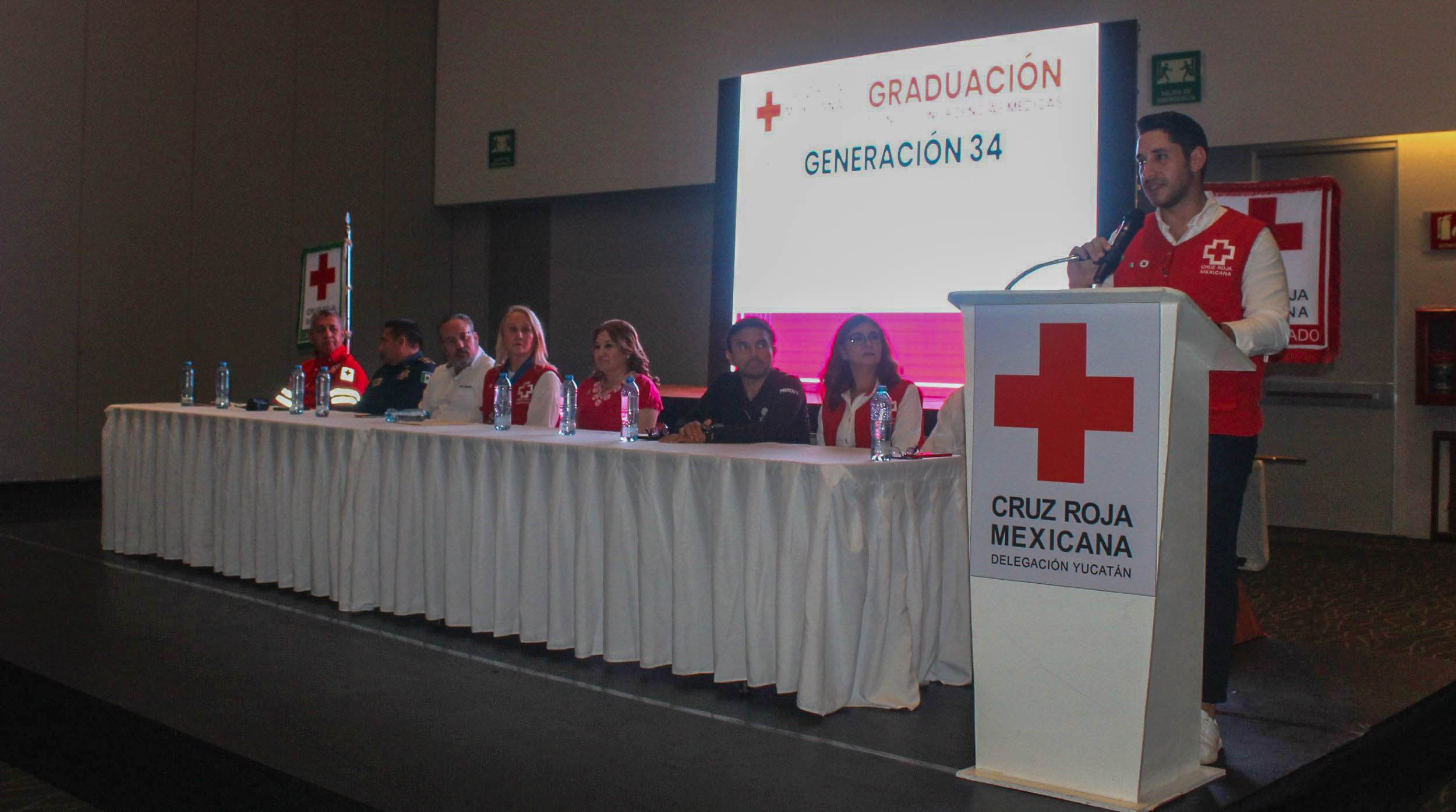 EGRESAN 28 PARAMÉDICOS AL SERVICIO DE LA SOCIEDAD.