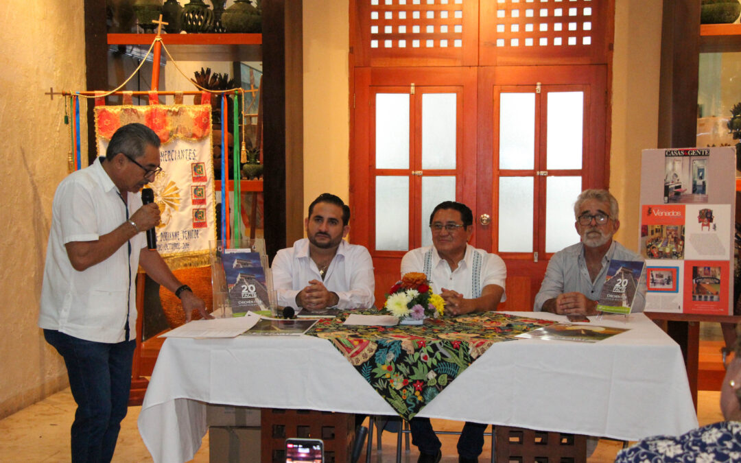 Presentación del libro 20 Facts. Chichén Itzá La Ciudad de los Misterios en el museo La Casa de los Venados. En la imagen: Prof. Ariel Sánchez Gómez; Jordy Abraham Martínez, presidente de la Asociación de Restaurantes de Valladolid, Yucatán (ARVAY); el periodista Félix Ucán Salazar y el arqueólogo Eduardo Pérez de Heredia, autores de la obra.