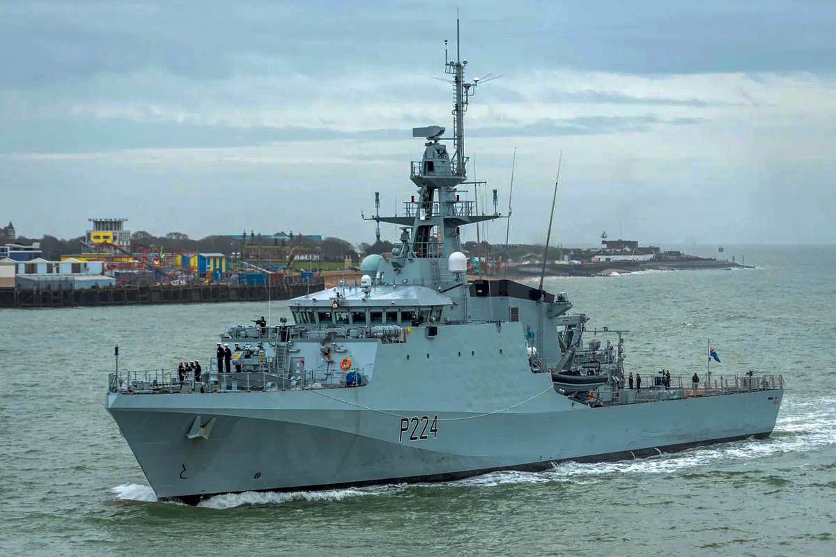 HMS Trent, embarcación que la Royal Navy envió a las costas de Guyana para inhibir la presencia venezolana en el territorio en disputa.