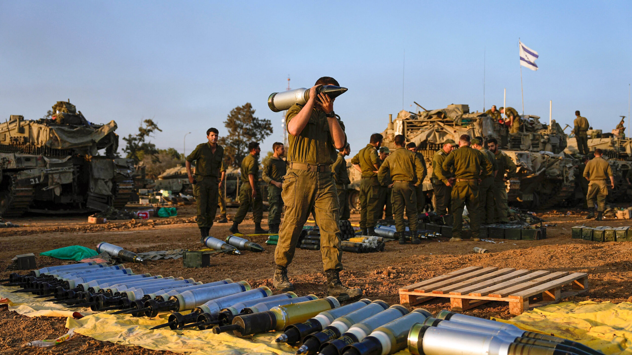 Combates recrudecen en Gaza mientras Israel afronta otra fase de la guerra
