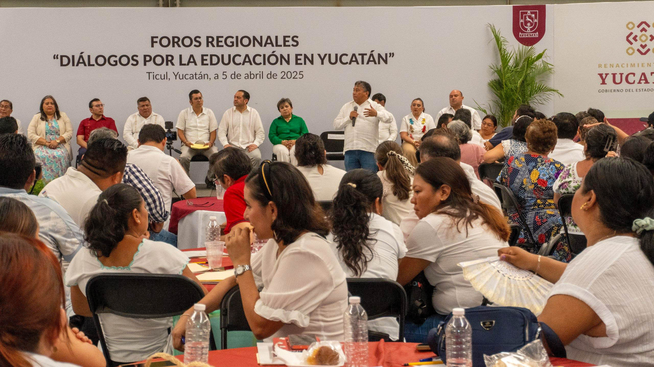 ABREN ESPACIOS DE DIÁLOGO EN FAVOR DEL MAGISTERIO YUCATECO