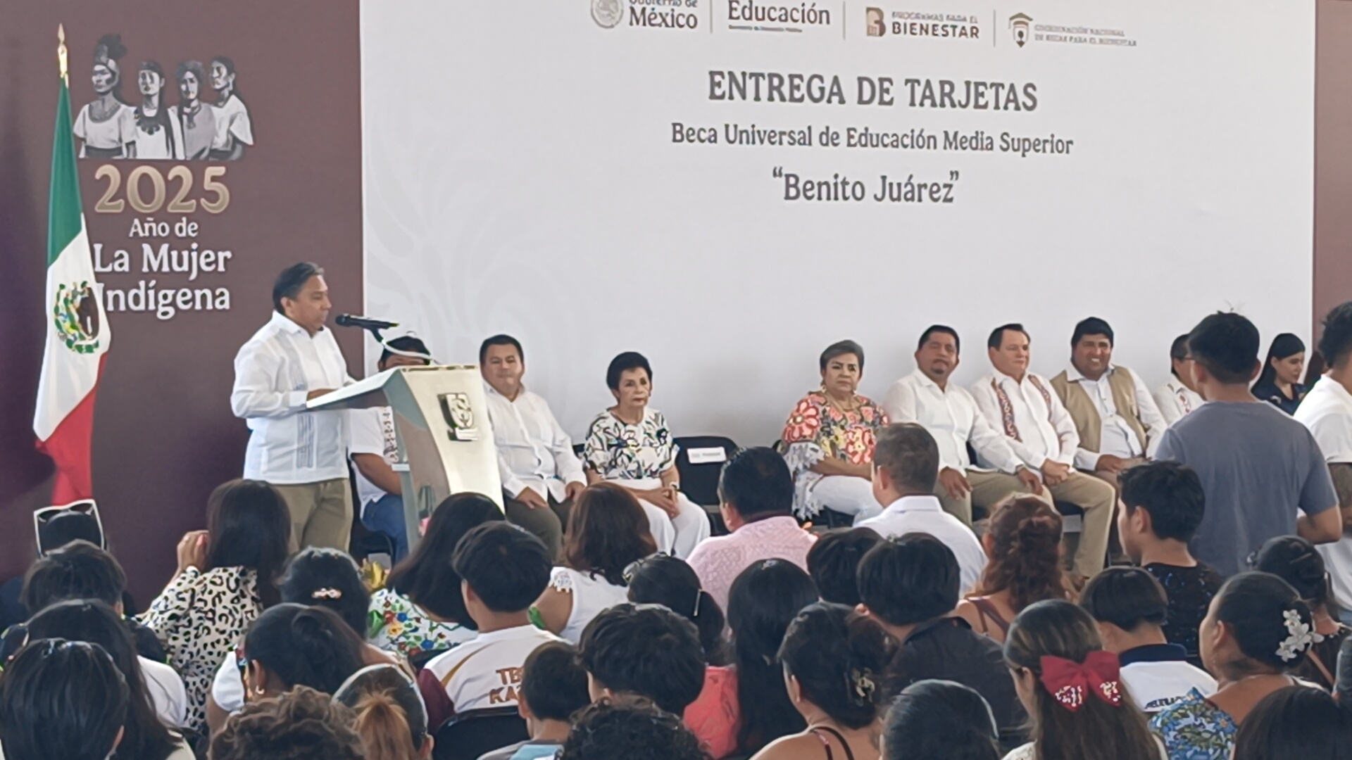 ESTUDIANTES YUCATECOS YA TIENEN UNA BECA PARA CONTINUAR ESTUDIOS